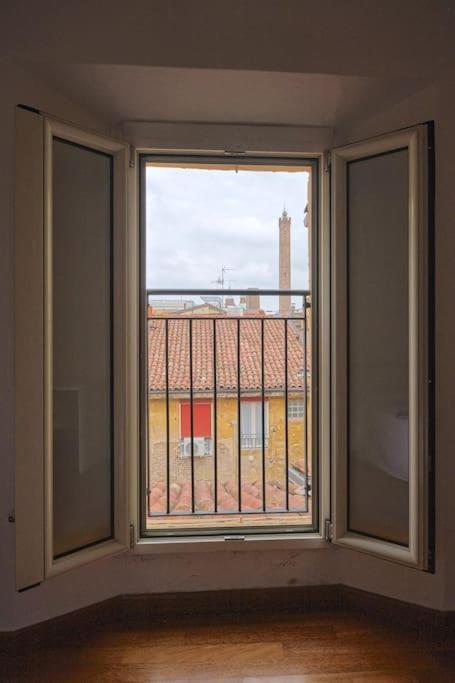 Lussuoso Appartamento Nel Cuore Del Centro Storico Bologna Eksteriør bilde